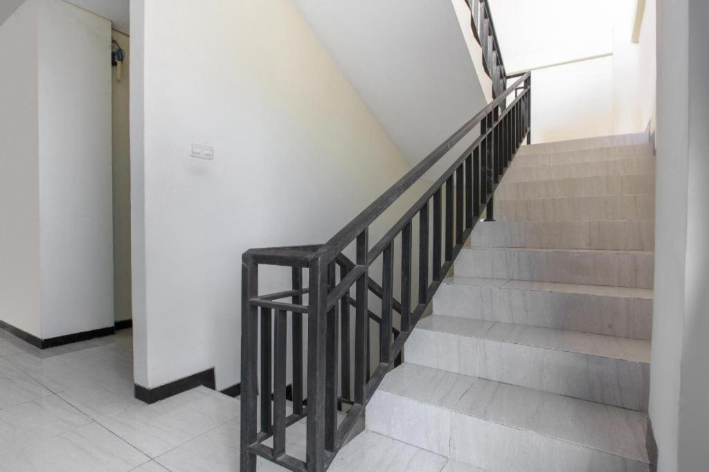 Reddoorz Syariah Near Transmart Mall Palembang Ngoại thất bức ảnh
