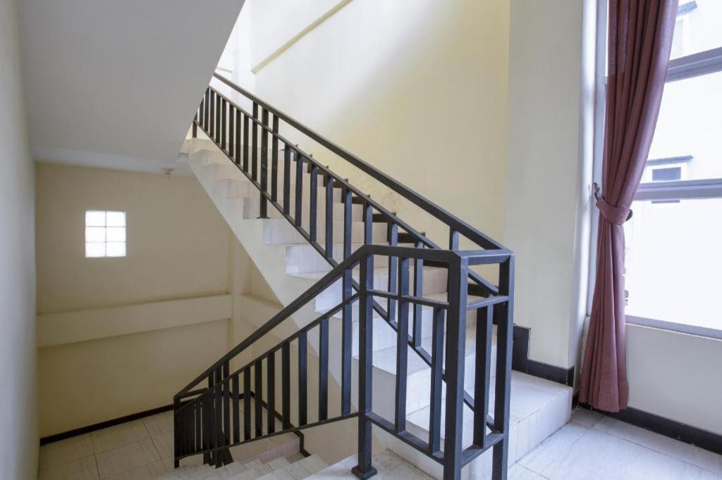 Reddoorz Syariah Near Transmart Mall Palembang Ngoại thất bức ảnh
