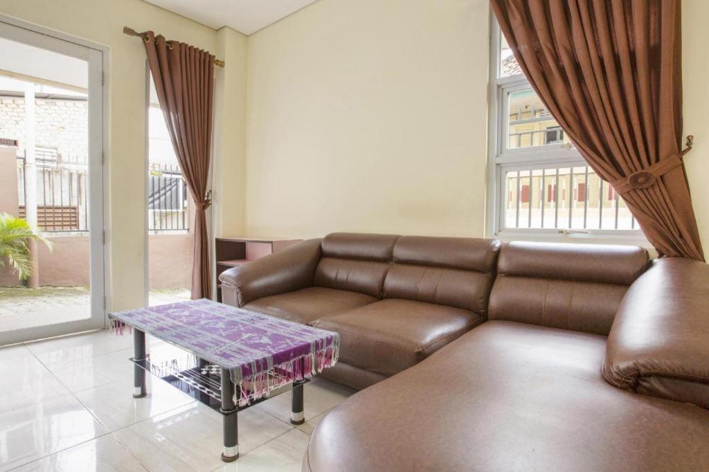 Reddoorz Syariah Near Transmart Mall Palembang Ngoại thất bức ảnh