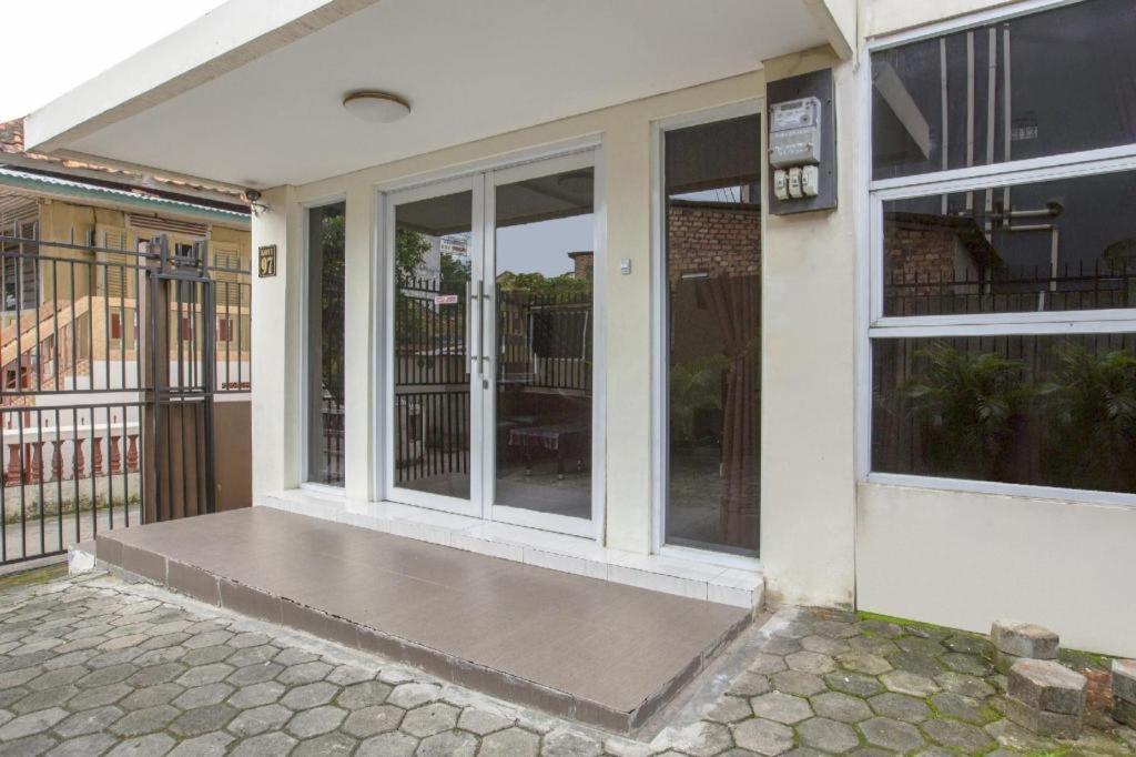 Reddoorz Syariah Near Transmart Mall Palembang Ngoại thất bức ảnh