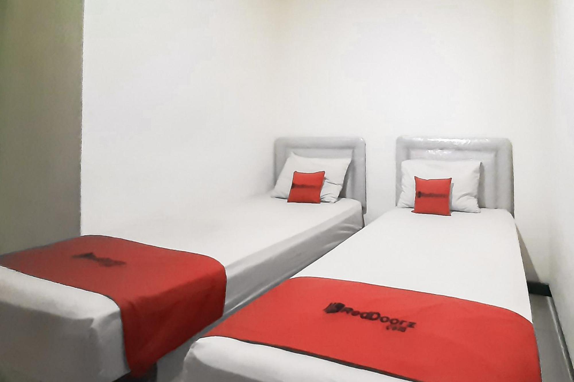 Reddoorz Syariah Near Transmart Mall Palembang Ngoại thất bức ảnh