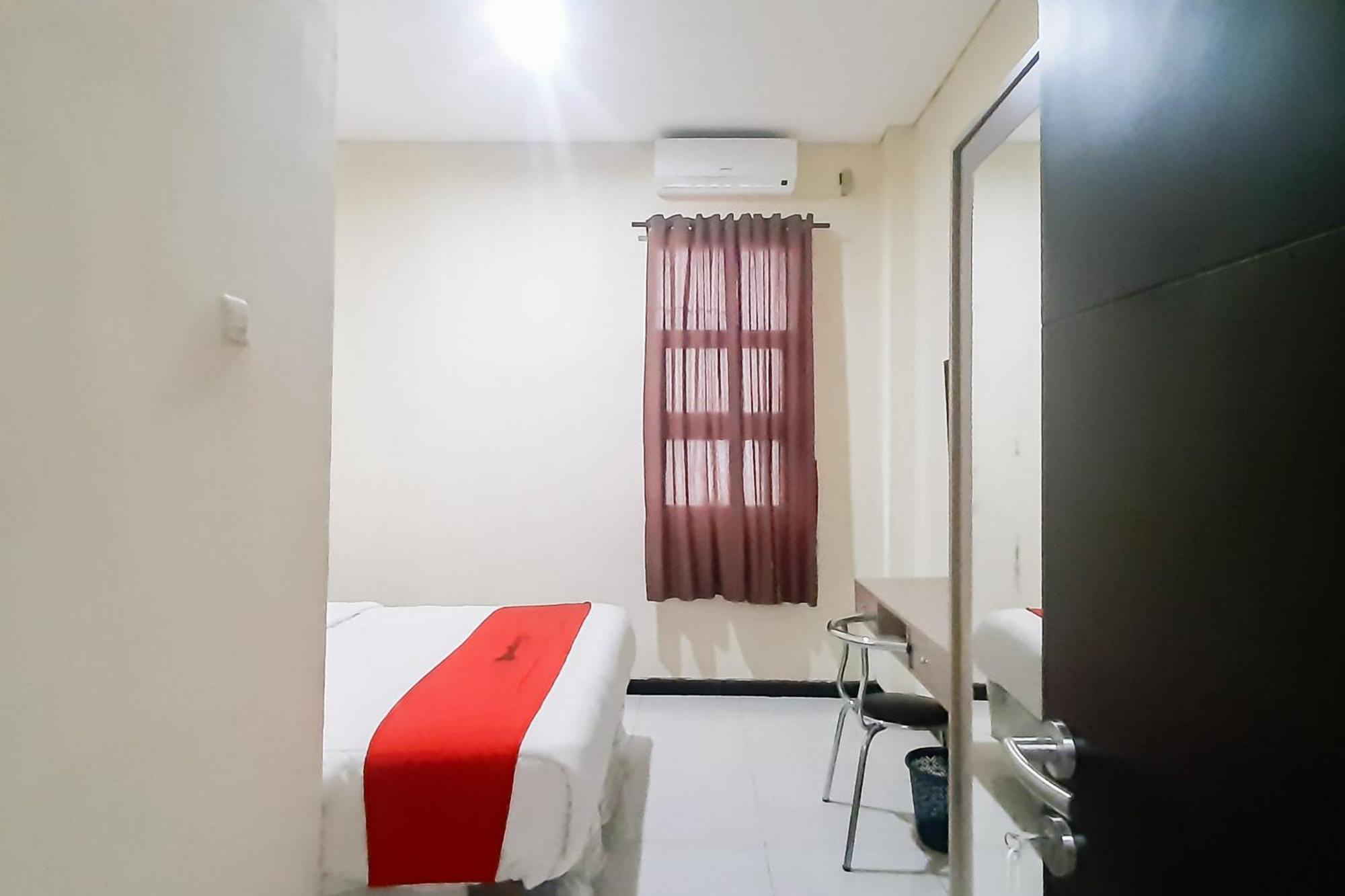 Reddoorz Syariah Near Transmart Mall Palembang Ngoại thất bức ảnh